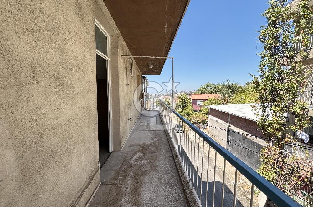 KARŞIYAKA CUMHURİYETTE SATILIK 3+1 / FİYAT DÜŞTÜ.