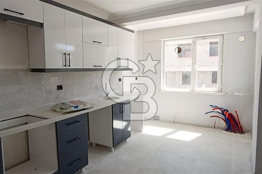 AKYURTTA SIFIR BİNADA CADDE CEPHELİ GENİŞ 3+1 DAİRE