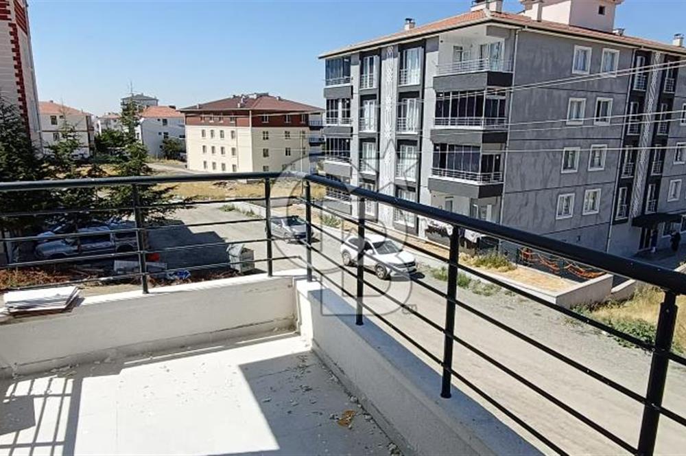AKYURTTA SIFIR BİNADA CADDE CEPHELİ GENİŞ 3+1 DAİRE