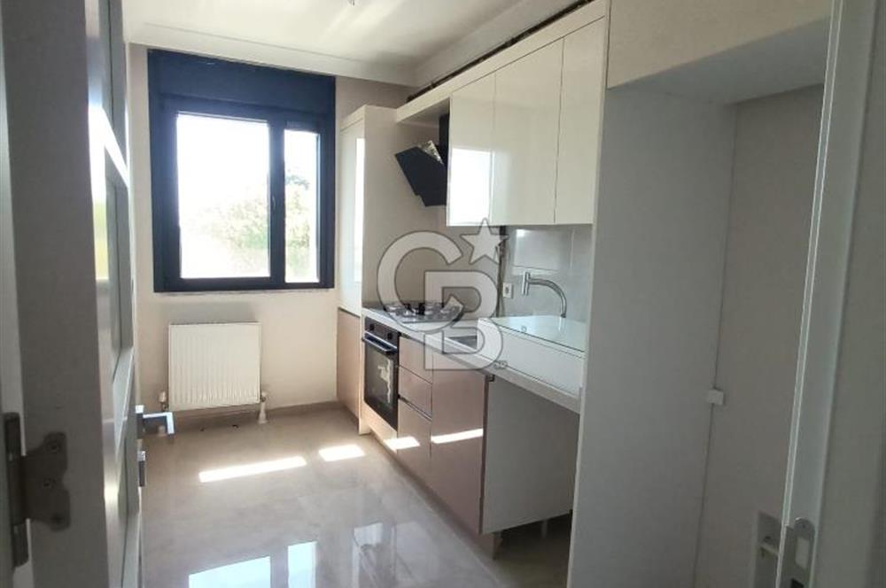 Üsküdar Barbaros'ta Kiralık 3+2 Geniş Çatı Dubleksi