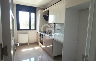 Üsküdar Barbaros'ta Kiralık 3+2 Geniş Çatı Dubleksi