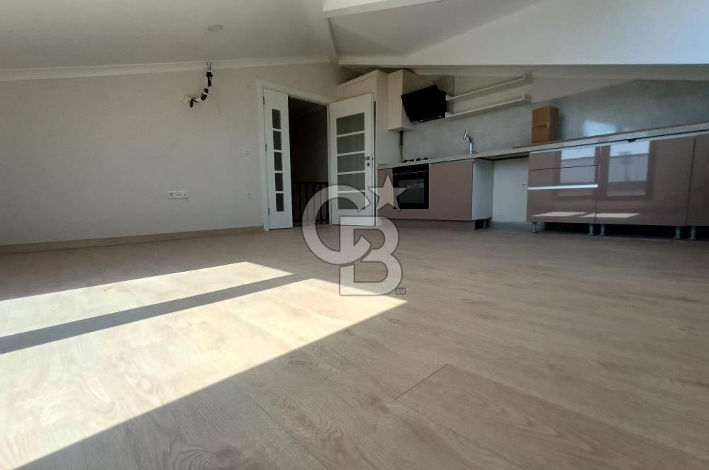 Üsküdar Barbaros'ta Kiralık 3+2 Geniş Çatı Dubleksi
