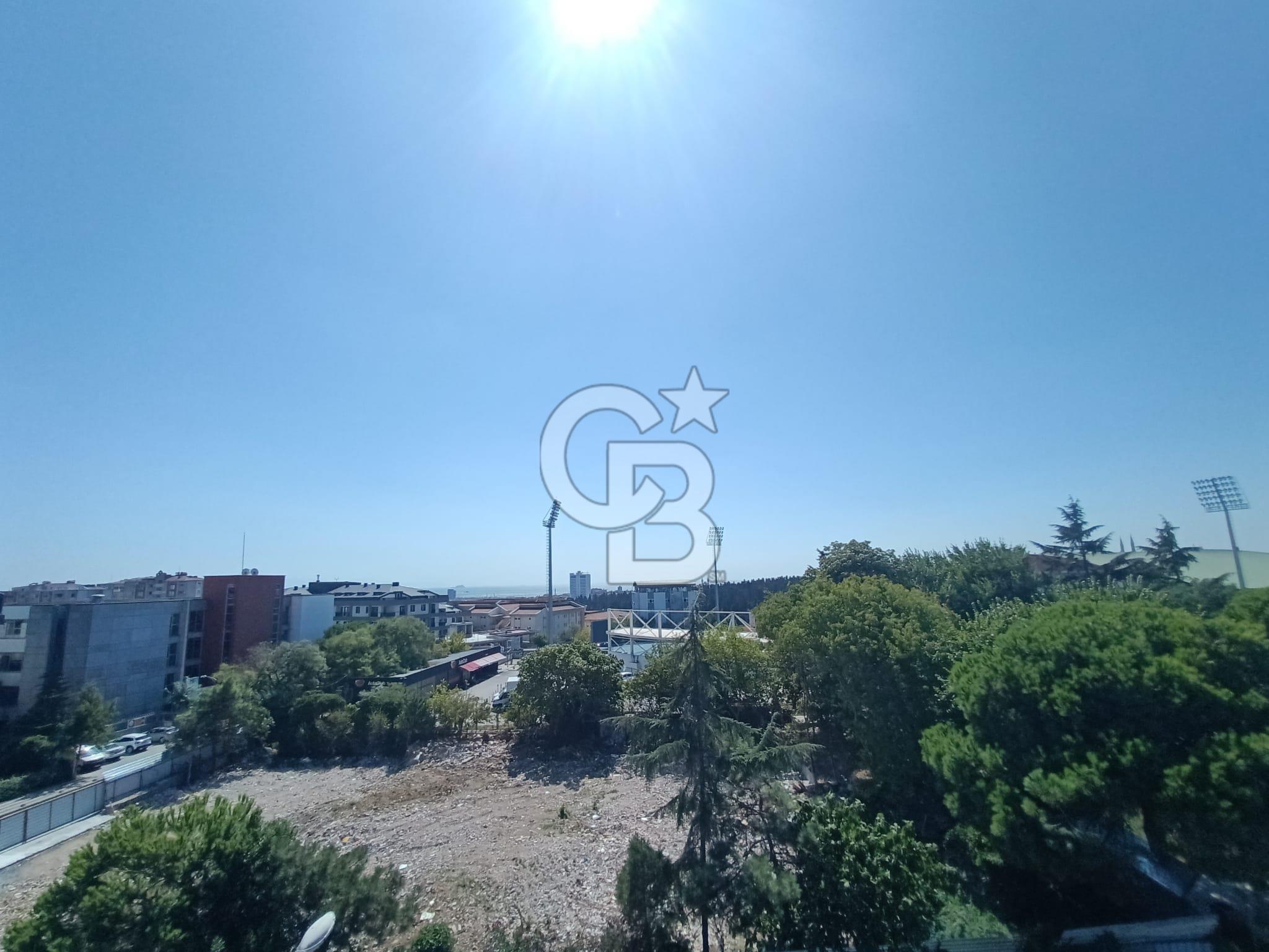 Üsküdar Barbaros'ta Kiralık 3+2 Geniş Çatı Dubleksi