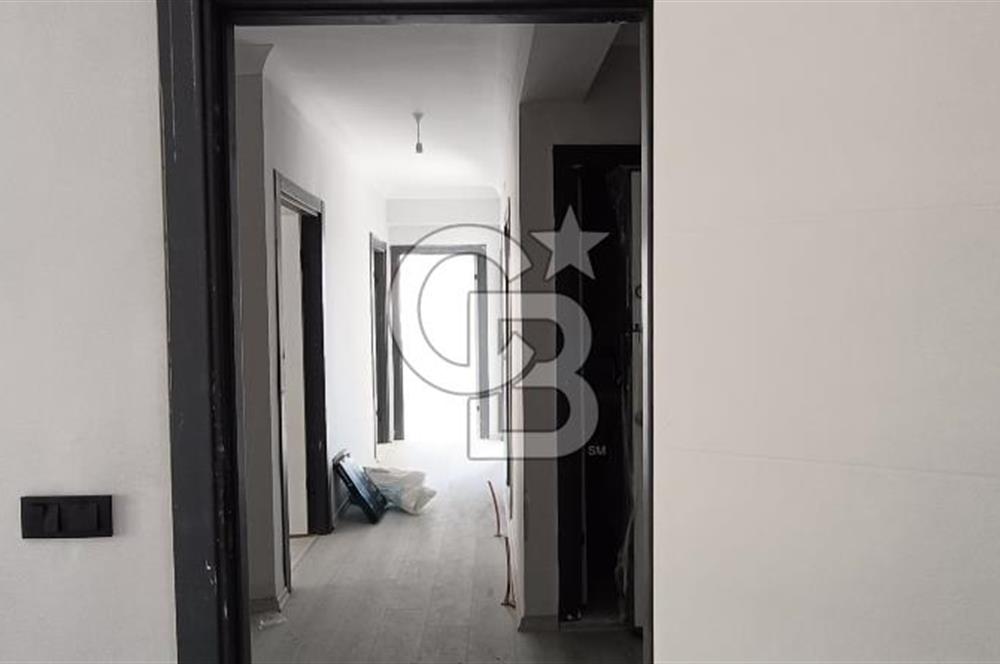 AKYURTTA SIFIR BİNADA CADDE CEPHELİ GENİŞ 3+1 DAİRE