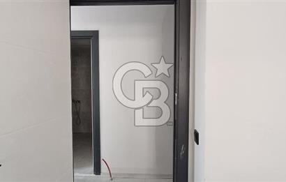 AKYURTTA SIFIR BİNADA CADDE CEPHELİ GENİŞ 3+1 DAİRE