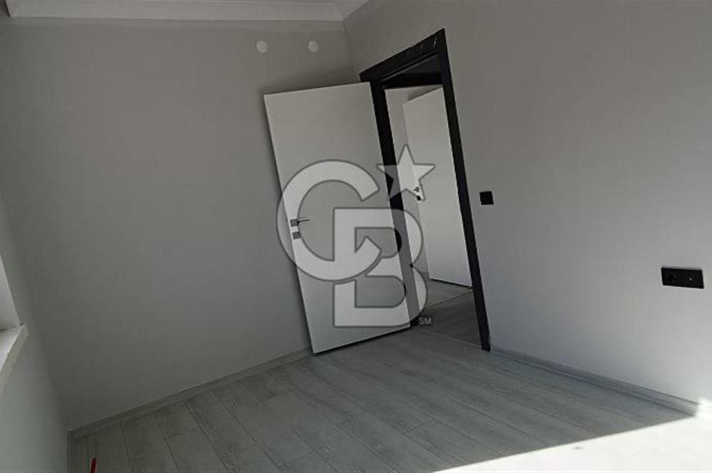 AKYURTTA SIFIR BİNADA CADDE CEPHELİ GENİŞ 3+1 DAİRE