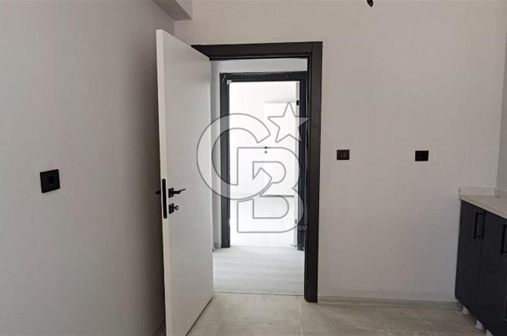 AKYURTTA SIFIR BİNADA CADDE CEPHELİ GENİŞ 3+1 DAİRE