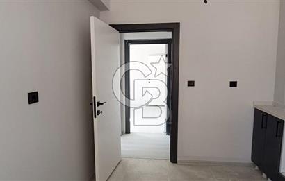 AKYURTTA SIFIR BİNADA CADDE CEPHELİ GENİŞ 3+1 DAİRE