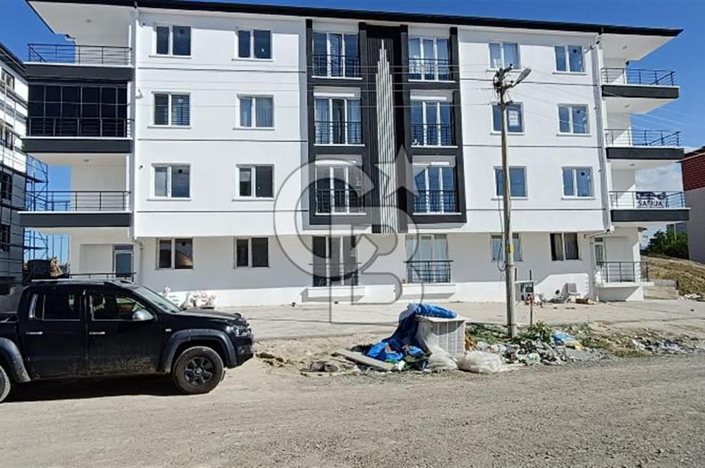 AKYURTTA SIFIR BİNADA CADDE CEPHELİ GENİŞ 3+1 DAİRE