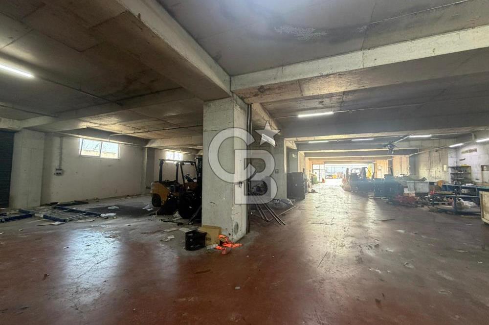 Büyükçekmece Karaağaç'ta 2500m2 arsa içinde 1650m2 kiralık depo