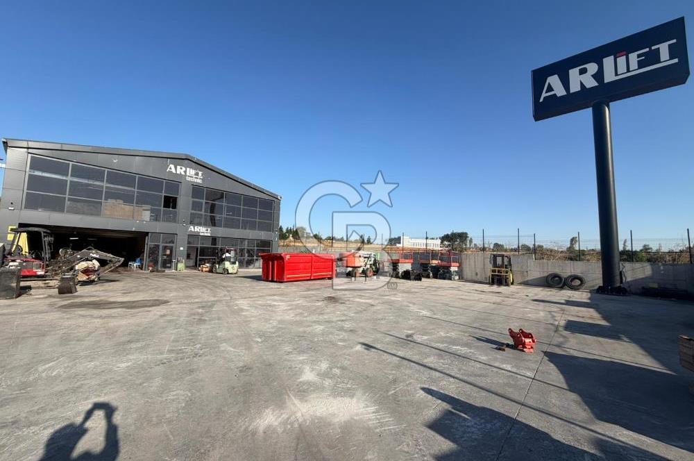 Büyükçekmece Karaağaç'ta 2500m2 arsa içinde 1650m2 kiralık depo