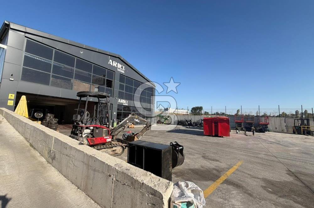 Büyükçekmece Karaağaç'ta 2500m2 arsa içinde 1650m2 kiralık depo