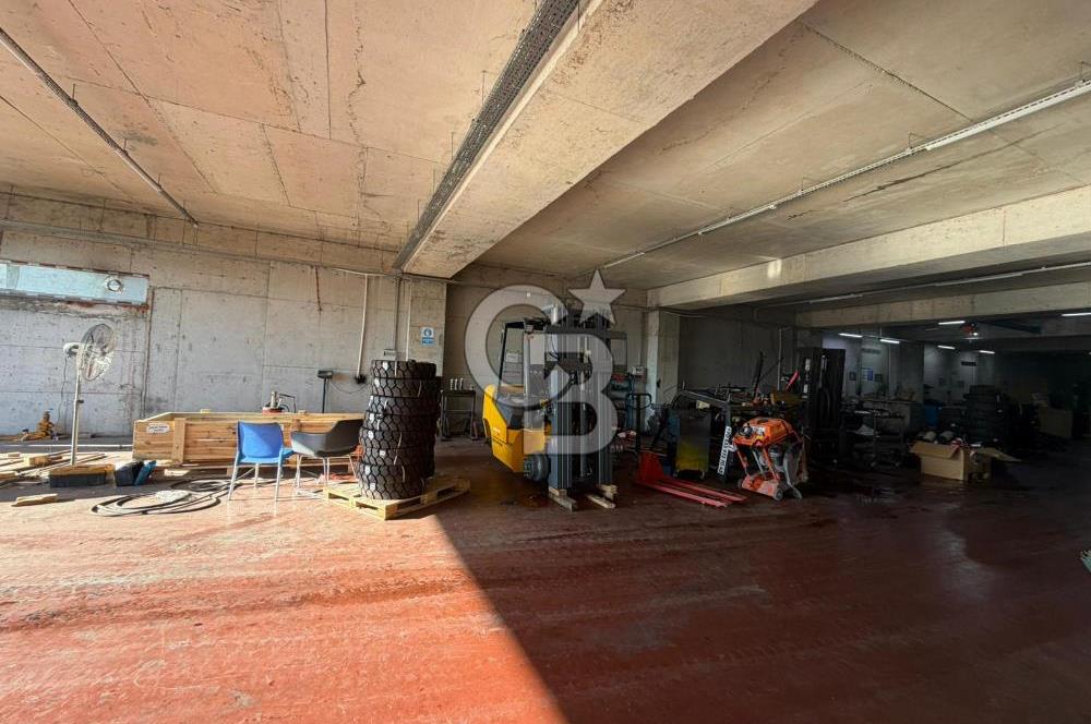 Büyükçekmece Karaağaç'ta 2500m2 arsa içinde 1650m2 kiralık depo