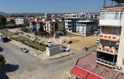Menderes Cüneytbey'de Satılık Geniş Aydınlık 3+1 Daire