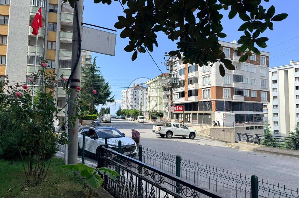 YILDIZLI 'da Deniz Manzaralı Muhteşem Konumlu 3+1 Fırsat Daire !