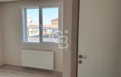 Menderes Cüneytbey'de Satılık Geniş Aydınlık 3+1 Daire