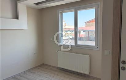 Menderes Cüneytbey'de Satılık Geniş Aydınlık 3+1 Daire