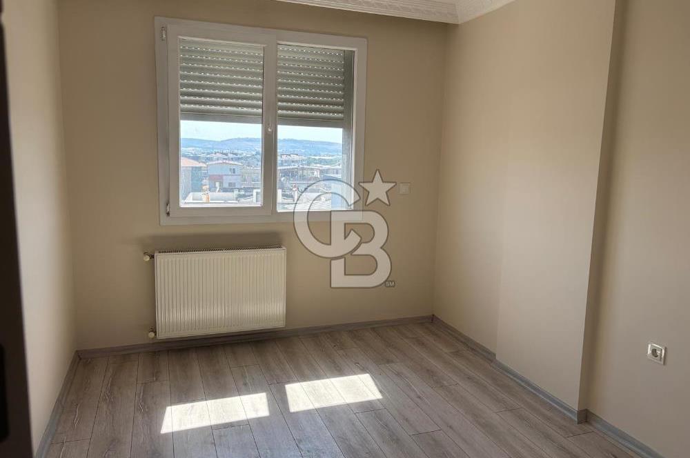 Menderes Cüneytbey'de Satılık Geniş Aydınlık 3+1 Daire