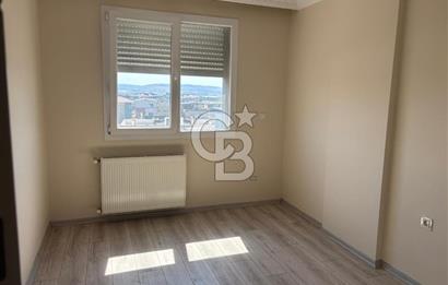 Menderes Cüneytbey'de Satılık Geniş Aydınlık 3+1 Daire