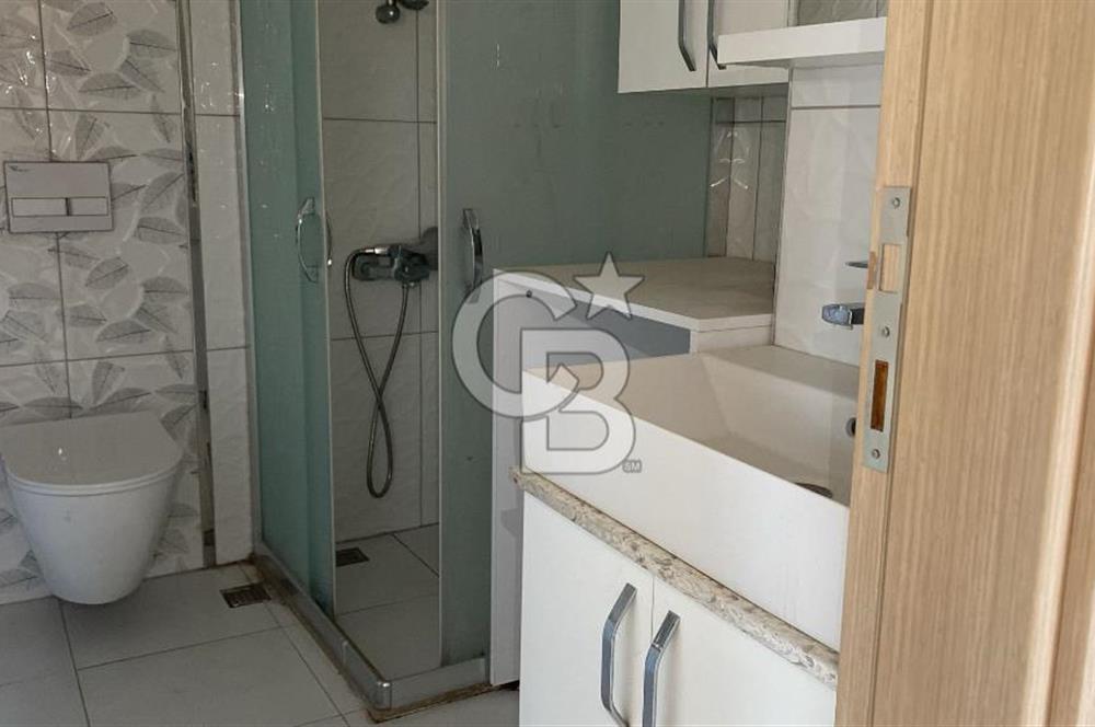 Menderes Cüneytbey'de Satılık Geniş Aydınlık 3+1 Daire