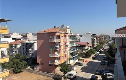 Menderes Cüneytbey'de Satılık Geniş Aydınlık 3+1 Daire
