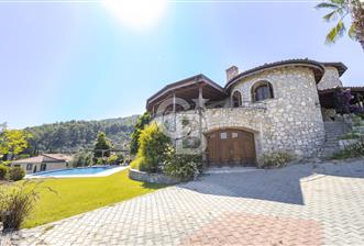 GÖCEK’TE ŞATO MİMARİSİNİ ANDIRAN EŞSİZ TAŞ MALİKANE - 12 - 371288