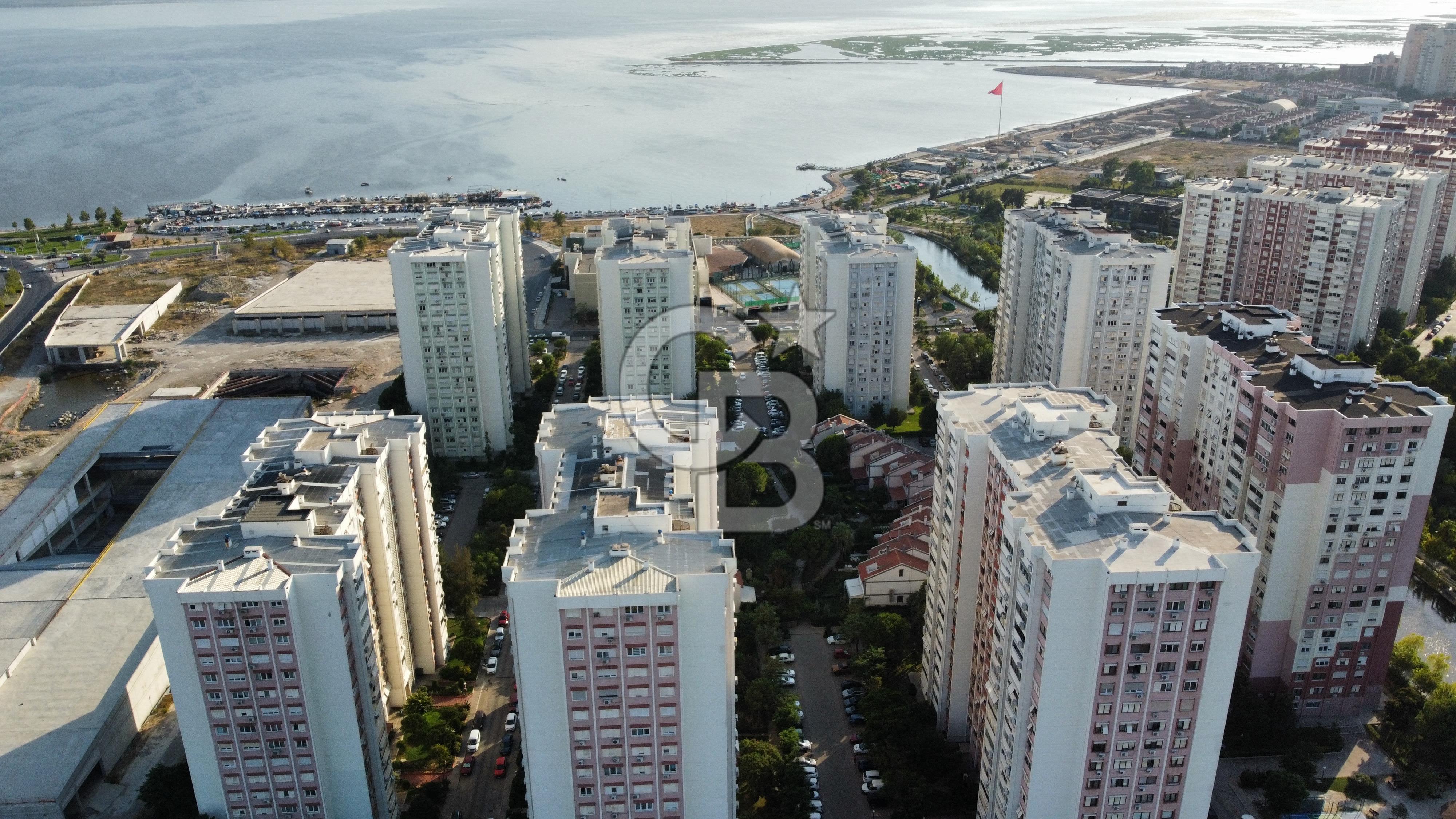 Mavişehir Selçuk Blokları'nda Tadilatlı Kiralık Köşe 4+1 Daire