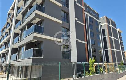 Çiğli Atlas Life Sitesinde Havuzlu K.Otoparklı 2+1 Satılık Daire