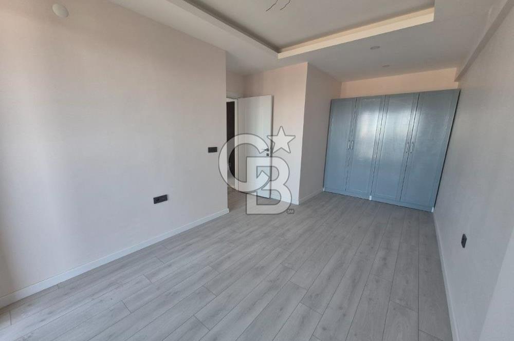 Çiğli Atlas Life Sitesinde Havuzlu K.Otoparklı 2+1 Satılık Daire