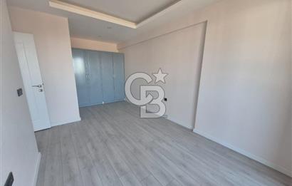 Çiğli Atlas Life Sitesinde Havuzlu K.Otoparklı 2+1 Satılık Daire
