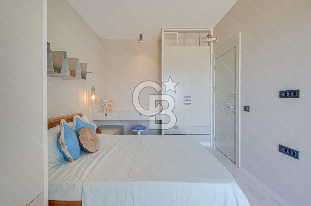 Urla M. Fevzi Çakmak'ta Satılık Sıfır 5+1 Forlex Villa
