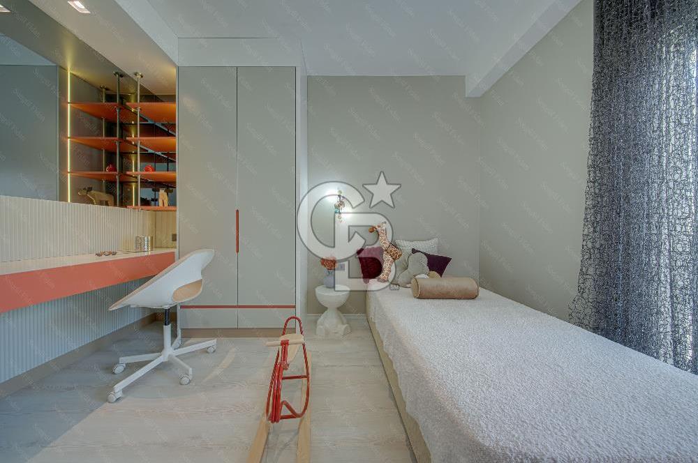 Urla M. Fevzi Çakmak'ta Satılık Sıfır 5+1 Forlex Villa