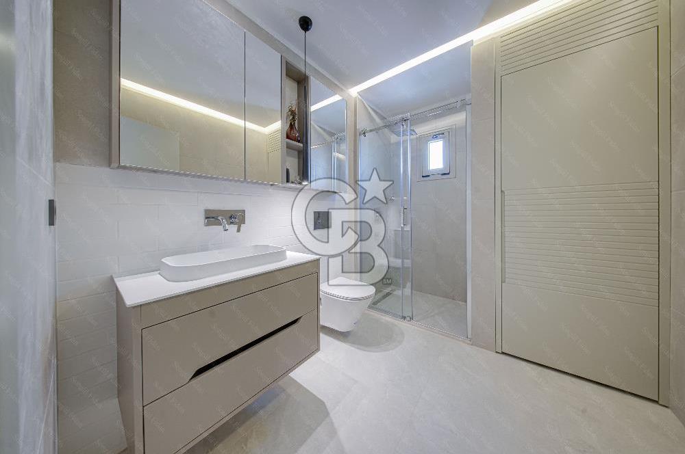 Urla M. Fevzi Çakmak'ta Satılık Sıfır 5+1 Forlex Villa