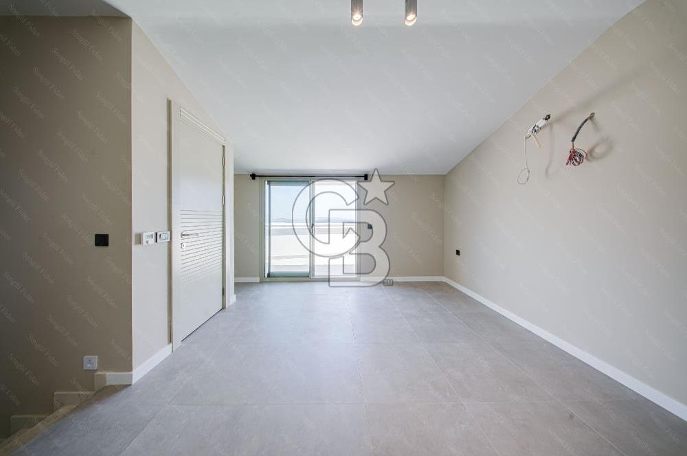 Urla M. Fevzi Çakmak'ta Satılık Sıfır 5+1 Forlex Villa