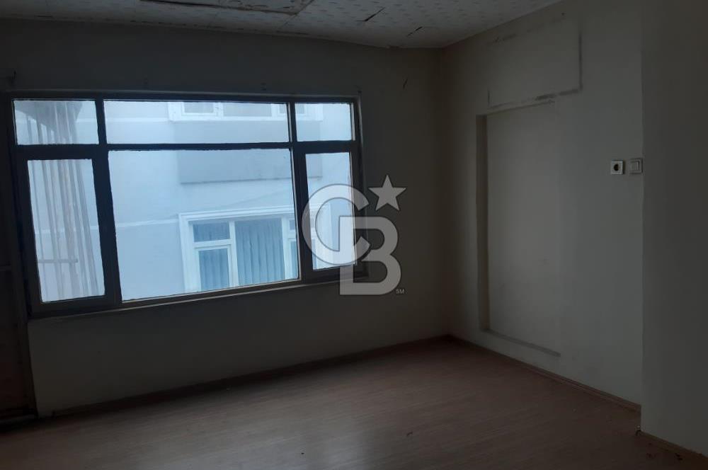 GEMLİK İSTİKLAL CD'DE 230M2(NET) MERKEZİ KONUMDA SATILIK DAİRE.