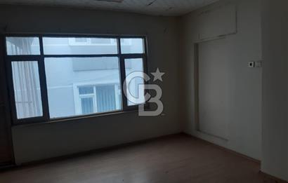 GEMLİK İSTİKLAL CD'DE 230M2(NET) MERKEZİ KONUMDA SATILIK DAİRE.