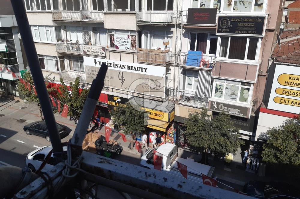 GEMLİK İSTİKLAL CD'DE 230M2(NET) MERKEZİ KONUMDA SATILIK DAİRE.