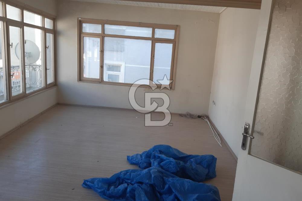 GEMLİK İSTİKLAL CD'DE 230M2(NET) MERKEZİ KONUMDA SATILIK DAİRE.