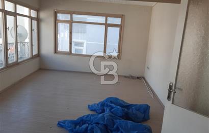 GEMLİK İSTİKLAL CD'DE 230M2(NET) MERKEZİ KONUMDA SATILIK DAİRE.