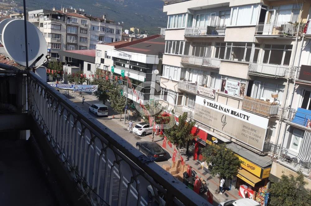 GEMLİK İSTİKLAL CD'DE 230M2(NET) MERKEZİ KONUMDA SATILIK DAİRE.