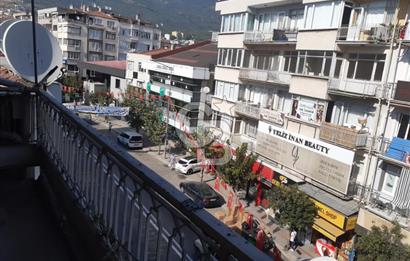 GEMLİK İSTİKLAL CD'DE 230M2(NET) MERKEZİ KONUMDA SATILIK DAİRE.