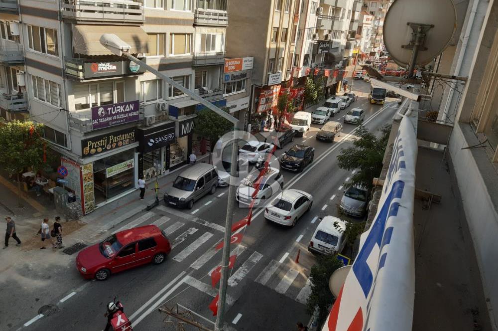GEMLİK İSTİKLAL CD'DE 230M2(NET) MERKEZİ KONUMDA SATILIK DAİRE.
