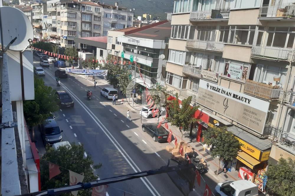 GEMLİK İSTİKLAL CD'DE 230M2(NET) MERKEZİ KONUMDA SATILIK DAİRE.