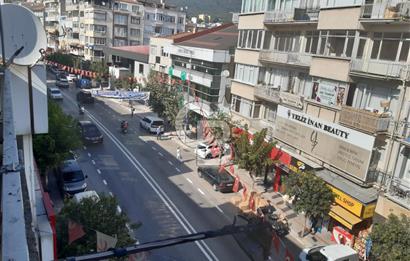 GEMLİK İSTİKLAL CD'DE 230M2(NET) MERKEZİ KONUMDA SATILIK DAİRE.