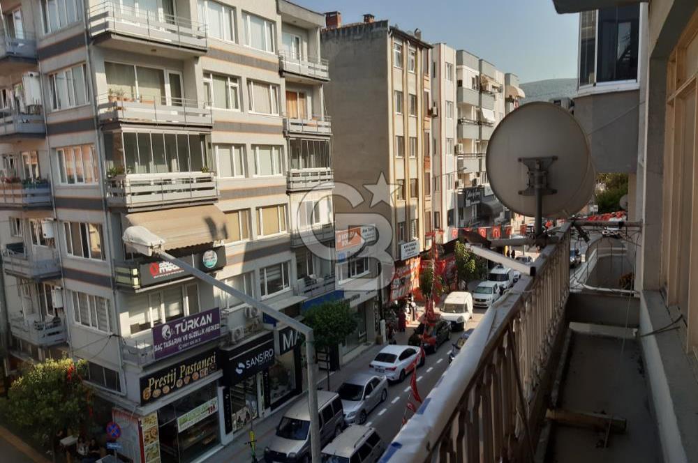 GEMLİK İSTİKLAL CD'DE 230M2(NET) MERKEZİ KONUMDA SATILIK DAİRE.
