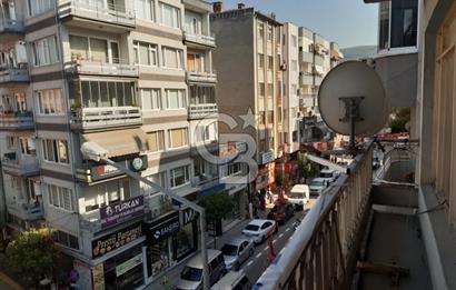 GEMLİK İSTİKLAL CD'DE 230M2(NET) MERKEZİ KONUMDA SATILIK DAİRE.