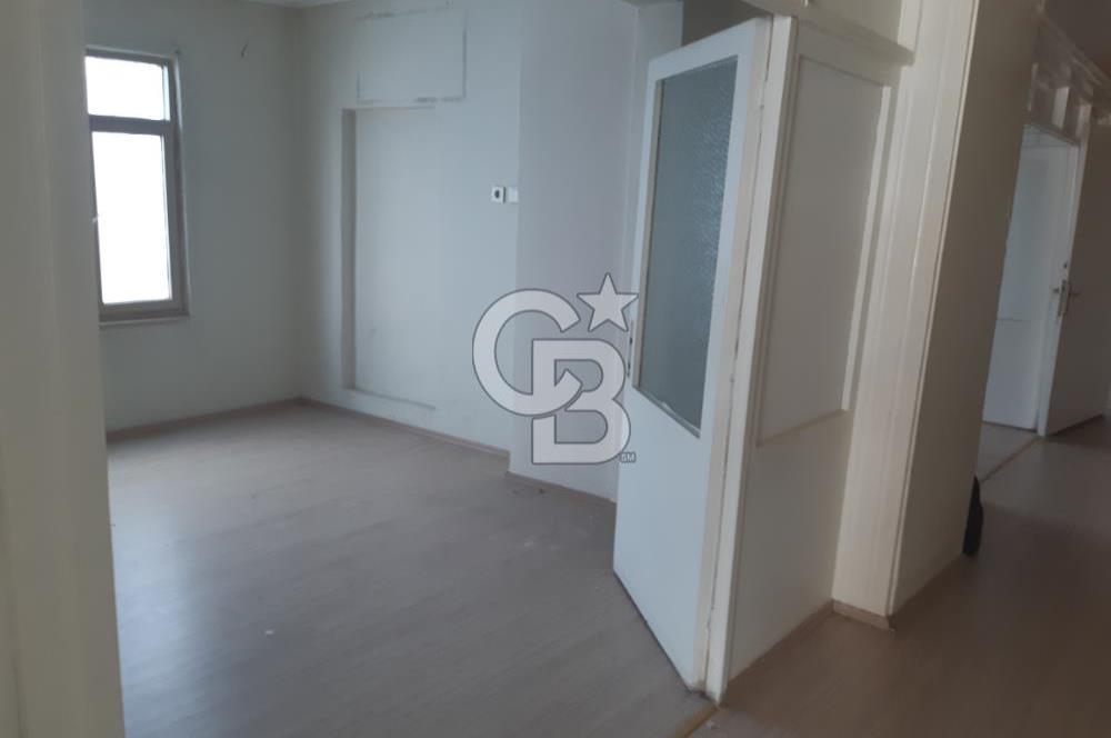 GEMLİK İSTİKLAL CD'DE 230M2(NET) MERKEZİ KONUMDA SATILIK DAİRE.
