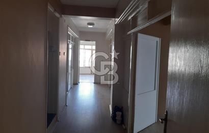 GEMLİK İSTİKLAL CD'DE 230M2(NET) MERKEZİ KONUMDA SATILIK DAİRE.