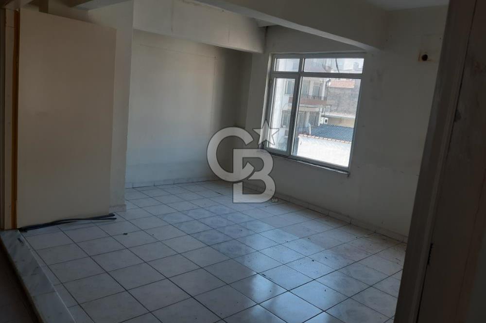 GEMLİK İSTİKLAL CD'DE 230M2(NET) MERKEZİ KONUMDA SATILIK DAİRE.