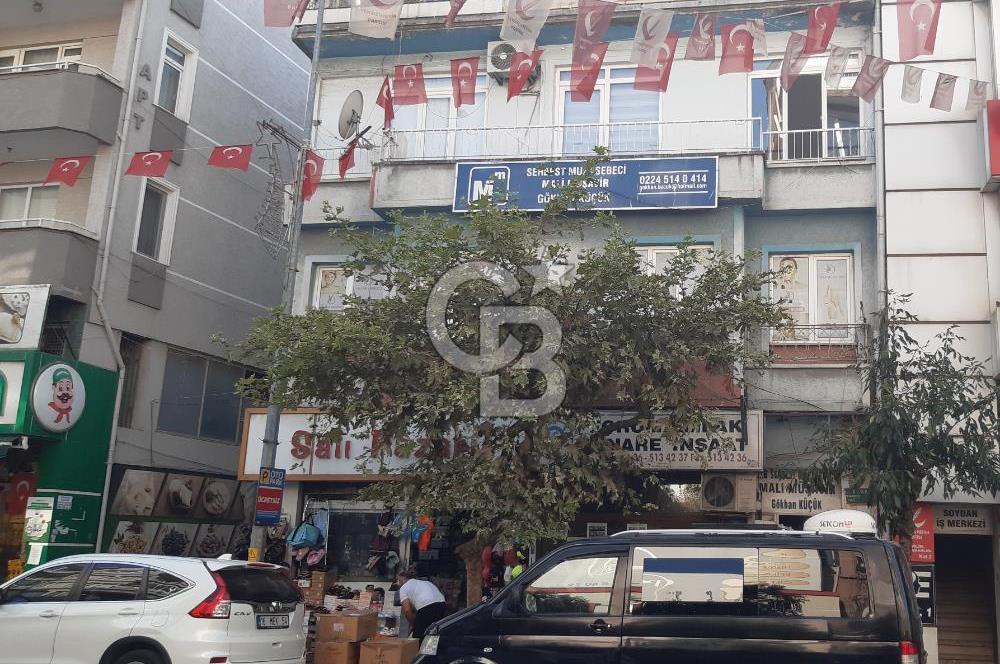 GEMLİK İSTİKLAL CD'DE 230M2(NET) MERKEZİ KONUMDA SATILIK DAİRE.
